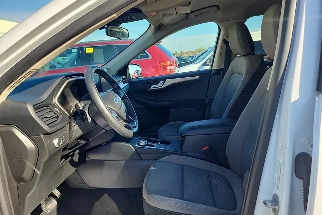 2020 Ford Escape SE photo 1