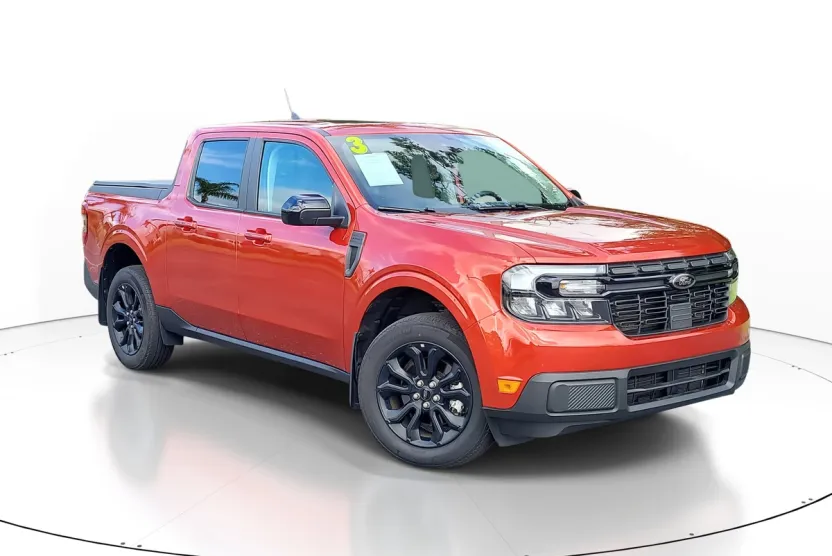 2023 Ford Maverick Lariat photo 1