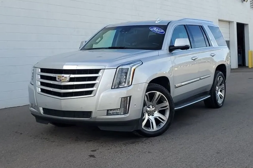 2017 Cadillac Escalade Luxury photo 1