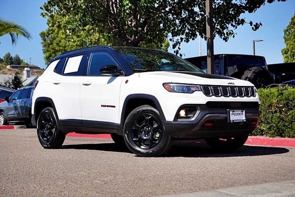 2023 Jeep Compass Trailhawk photo 1
