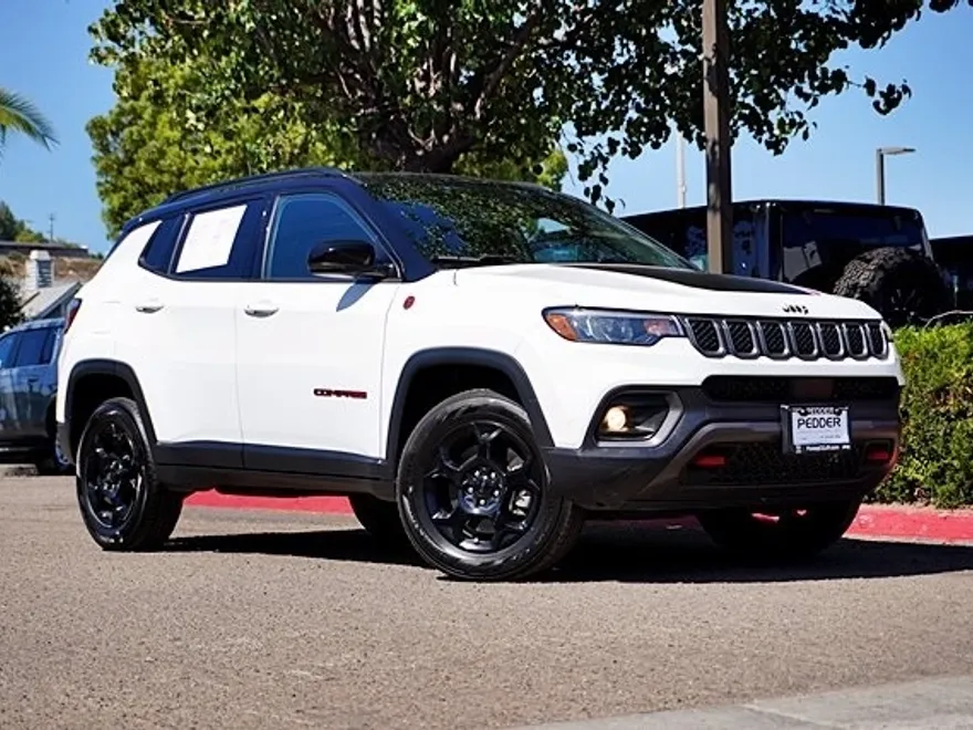 2023 Jeep Compass Trailhawk photo 1