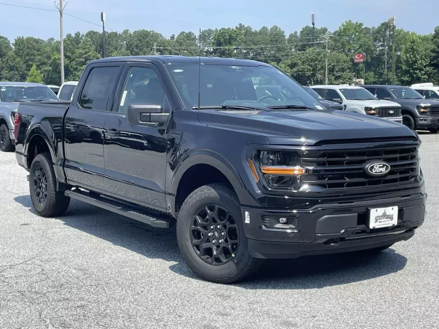2025 Ford F-150 XLT photo 1