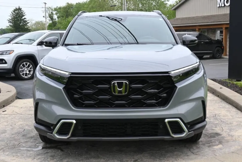 2023 Honda CR-V Hybrid Sport Touring photo 1