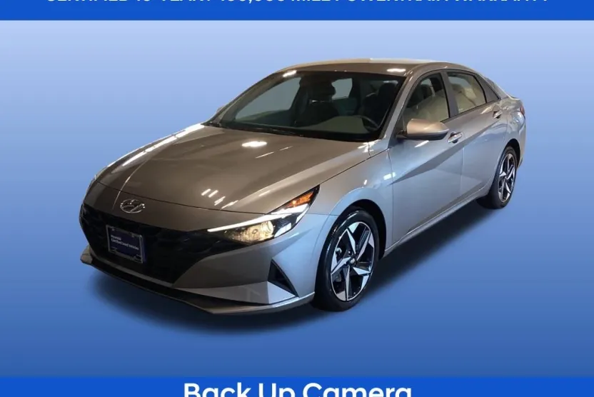 2023 Hyundai Elantra SEL photo 1