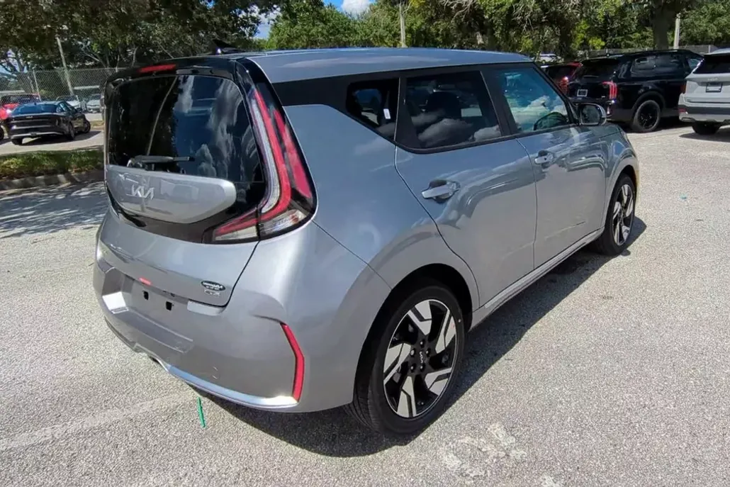 2025 Kia Soul GT-Line photo 1