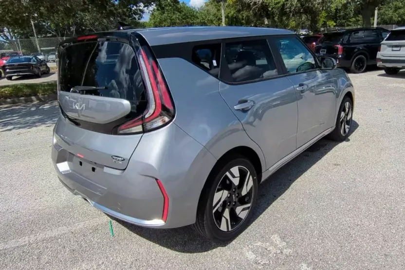 2025 Kia Soul GT-Line photo 1