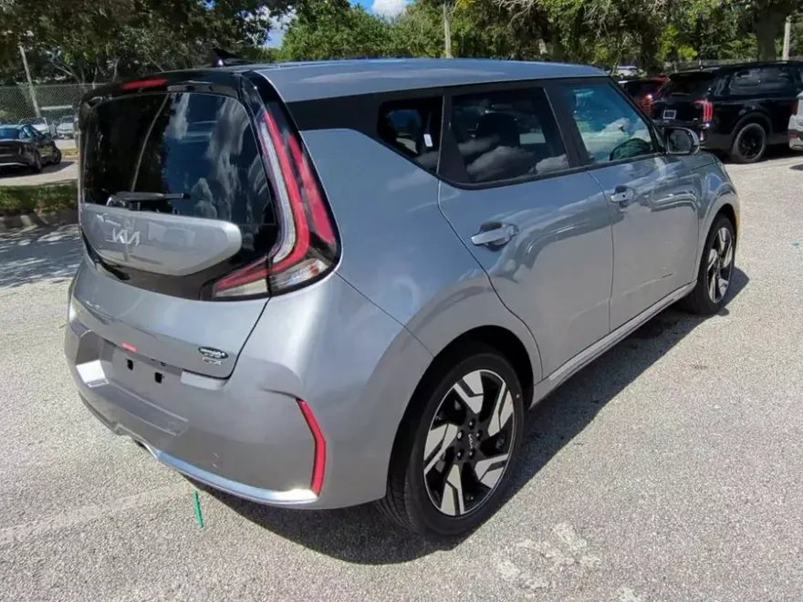 2025 Kia Soul GT-Line photo 1