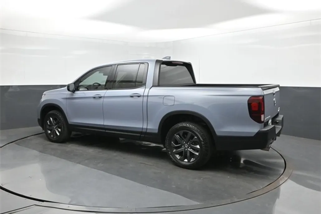 2023 Honda Ridgeline Sport photo 1