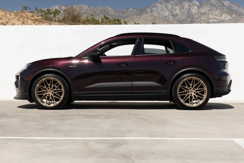 2024 Porsche Macan 4 Electric photo 1