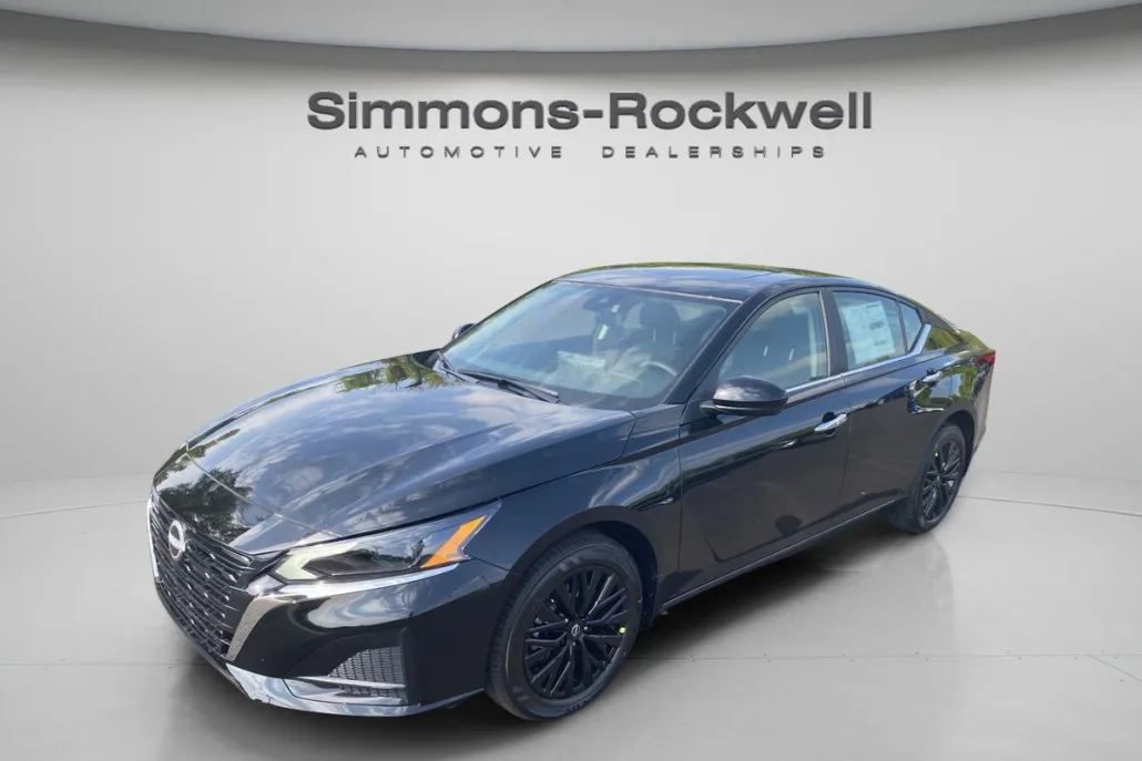 2025 Nissan Altima SV photo 1
