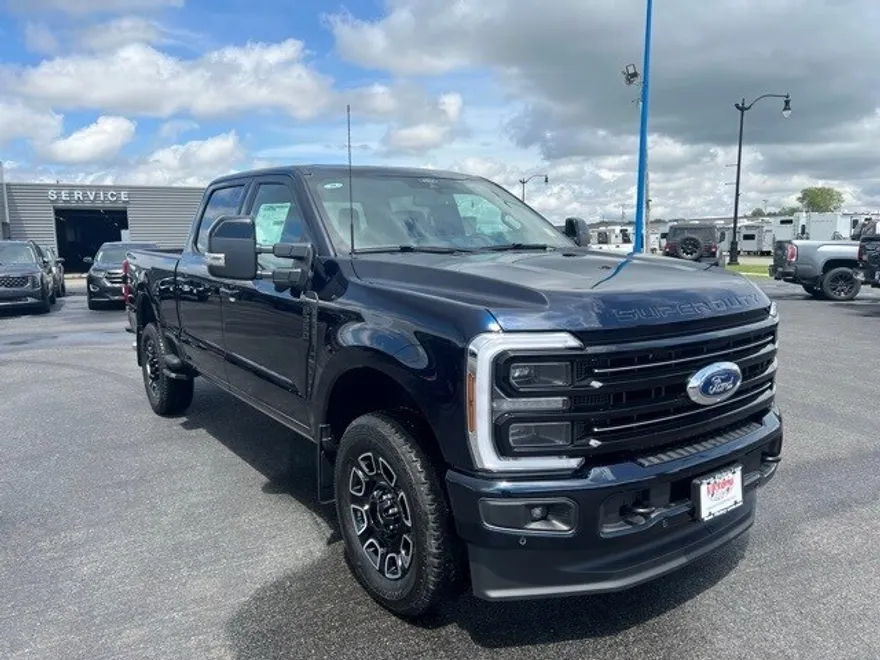 2025 Ford F-350 Platinum photo 1