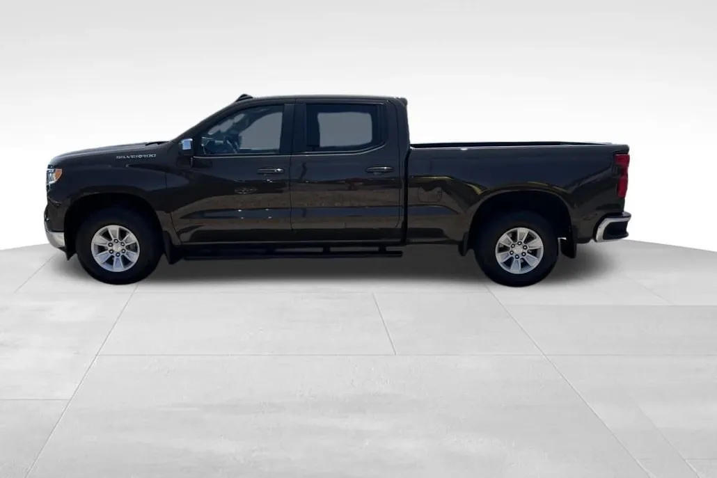 2023 Chevrolet Silverado 1500 LT photo 1