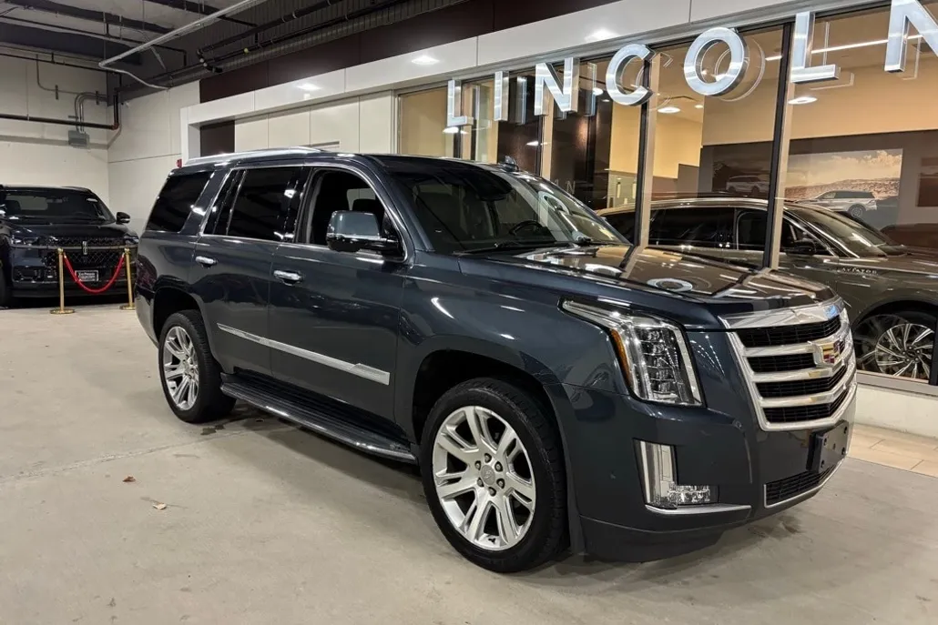 2019 Cadillac Escalade Luxury photo 1