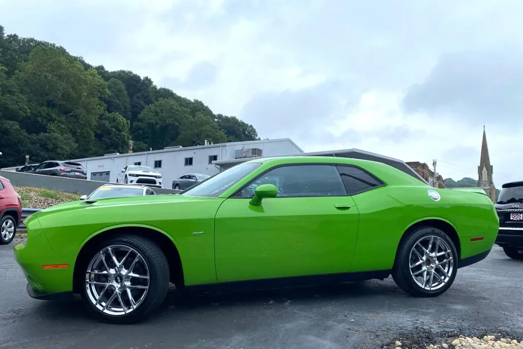 2017 Dodge Challenger GT photo 1