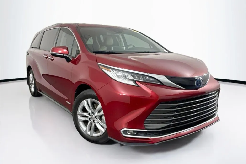 2021 Toyota Sienna Limited photo 1