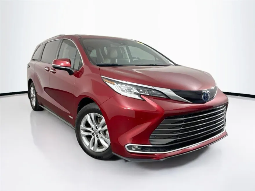 2021 Toyota Sienna Limited photo 1