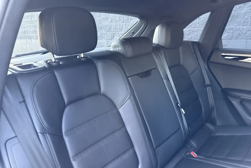 2025 Porsche Macan T photo 1