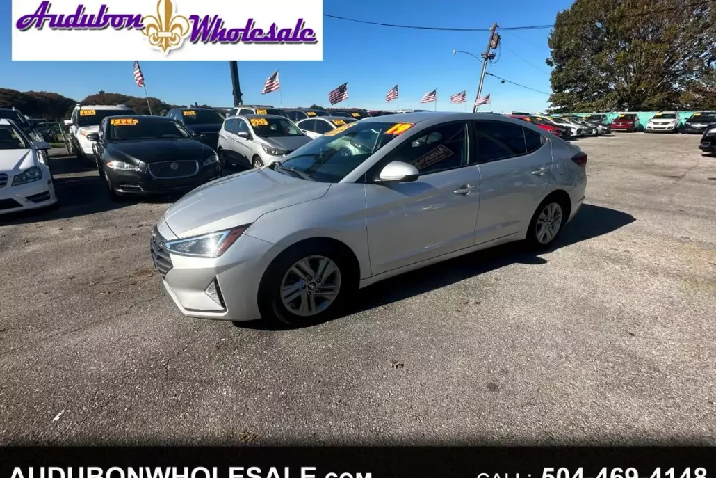 2019 Hyundai Elantra SEL photo 1