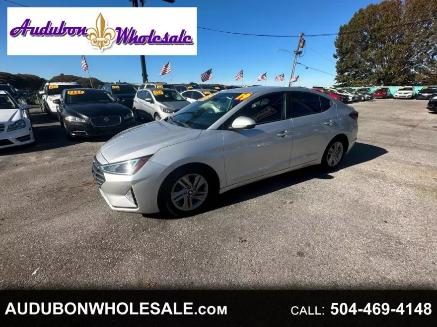 2019 Hyundai Elantra SEL photo 1