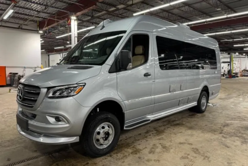 2025 Mercedes Benz Sprinter 3500 photo 1