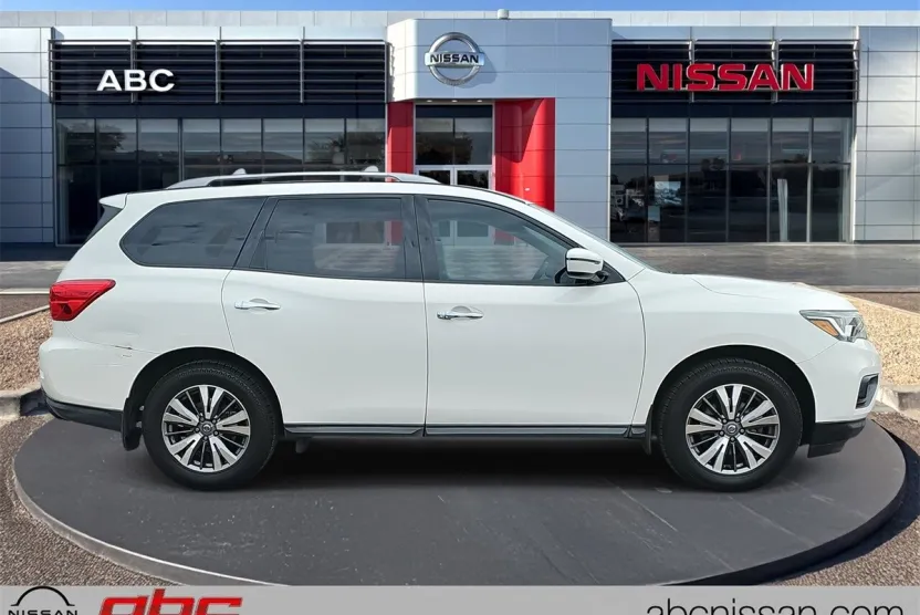 2020 Nissan Pathfinder S photo 1