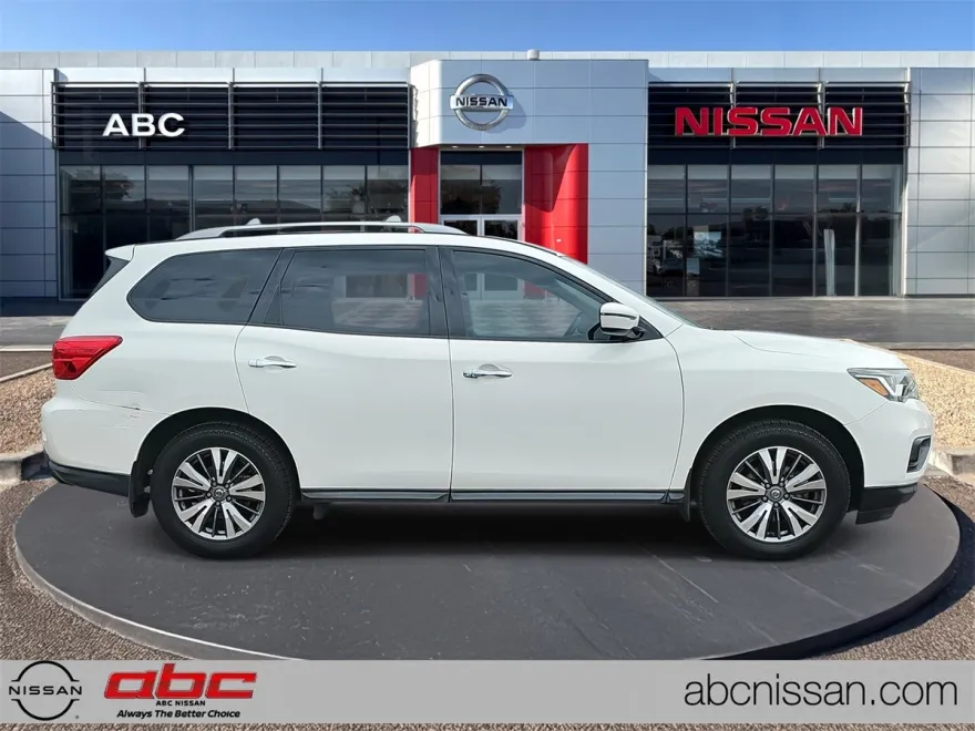 2020 Nissan Pathfinder S photo 1