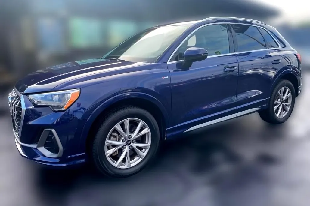 2022 Audi Q3 S line Premium 45 TFSI photo 1