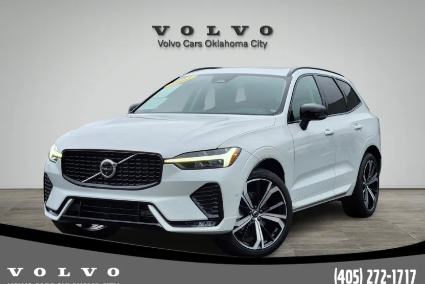 2025 Volvo XC60 photo 1