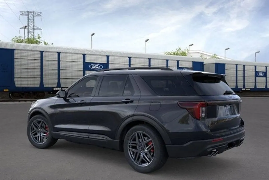 2025 Ford Explorer ST photo 1
