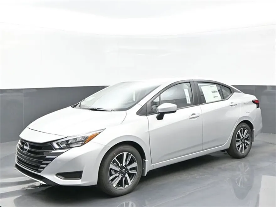 2025 Nissan Versa SV photo 1