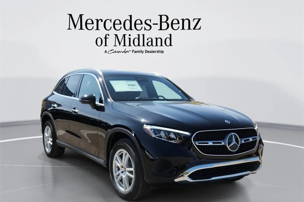 2025 Mercedes Benz GLC 300 4MATIC photo 1