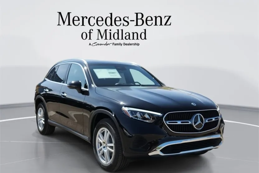 2025 Mercedes Benz GLC 300 4MATIC photo 1