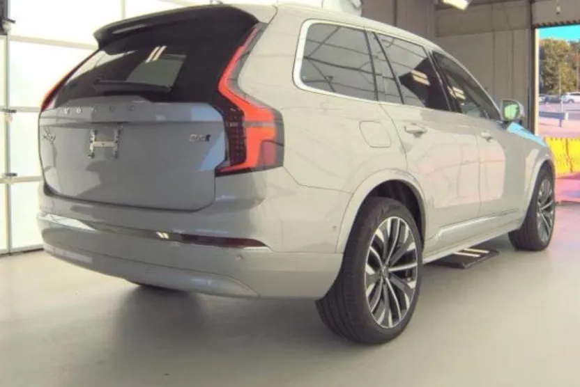 2025 Volvo XC90 Plus photo 1