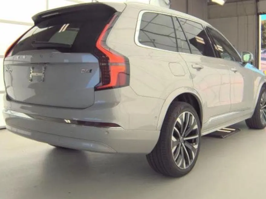 2025 Volvo XC90 Plus photo 1