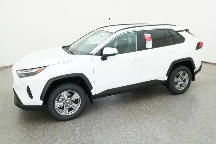 2025 Toyota RAV4 Hybrid XLE photo 1