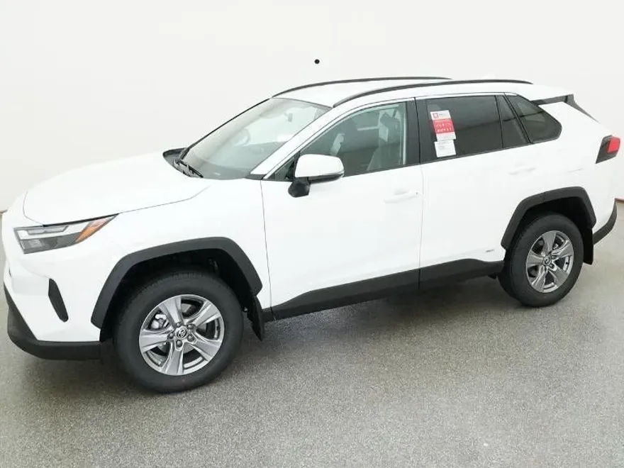 2025 Toyota RAV4 Hybrid XLE photo 1