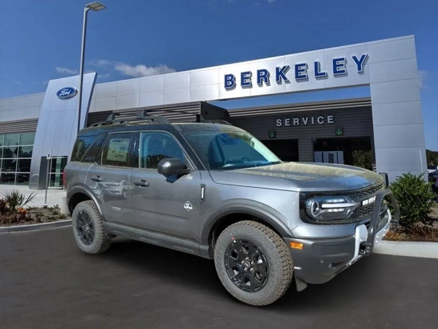 2025 Ford Bronco Sport Outer Banks photo 1