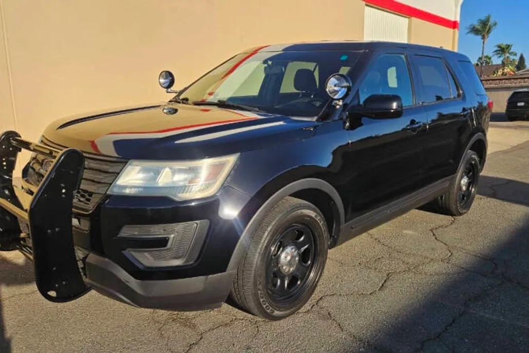 2016 Ford Explorer photo 1