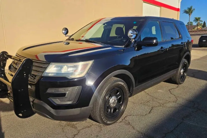 2016 Ford Explorer photo 1