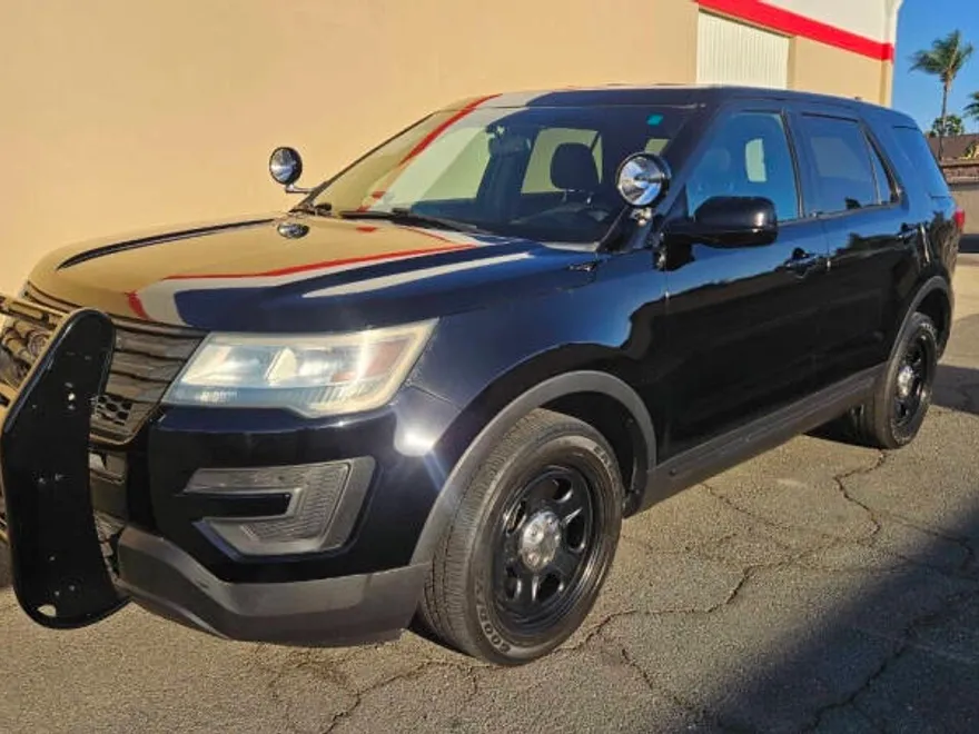 2016 Ford Explorer photo 1