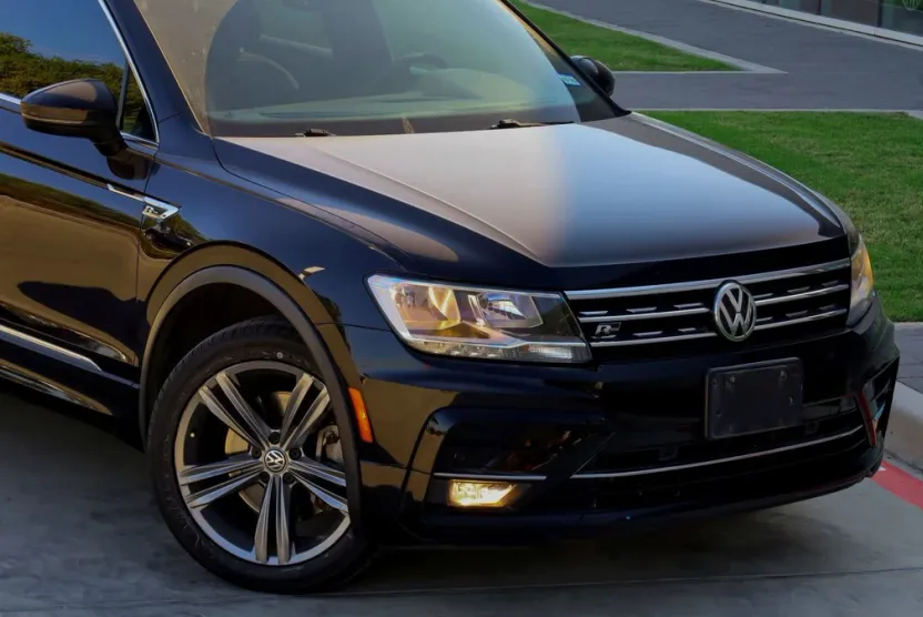 2018 Volkswagen Tiguan SEL photo 1