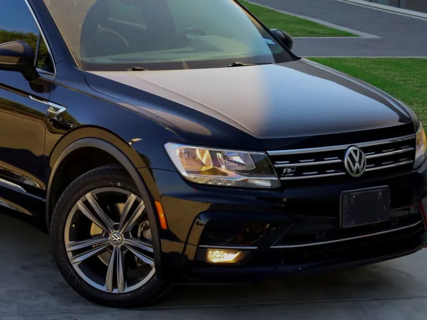 2018 Volkswagen Tiguan SEL photo 1