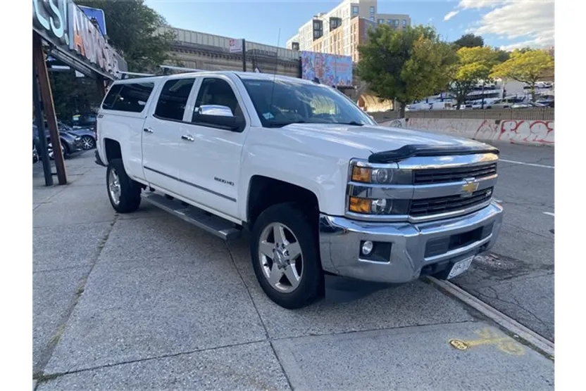 2015 Chevrolet Silverado 2500HD LT photo 1