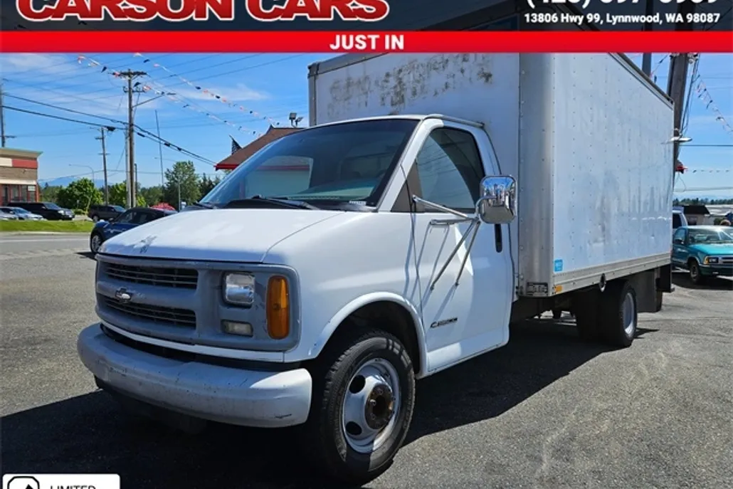 2000 Chevrolet Express Van photo 1