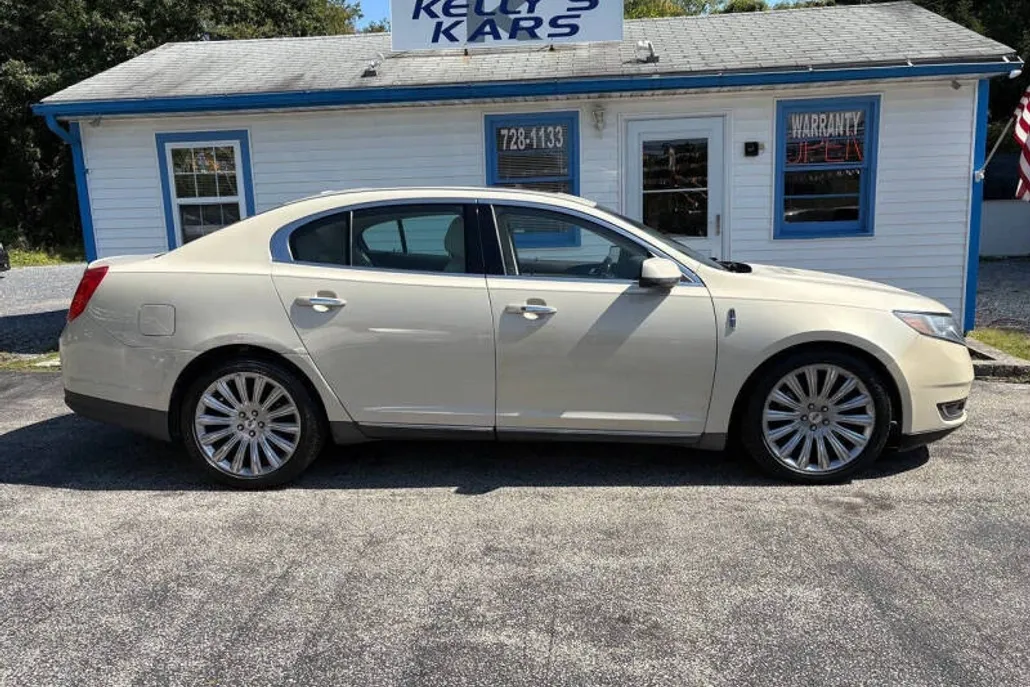 2014 Lincoln MKS Base photo 1