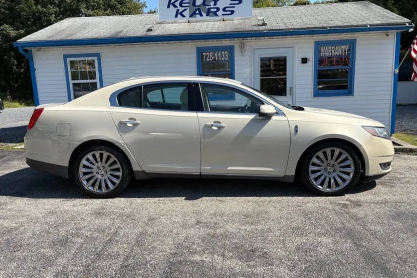 2014 Lincoln MKS Base photo 1