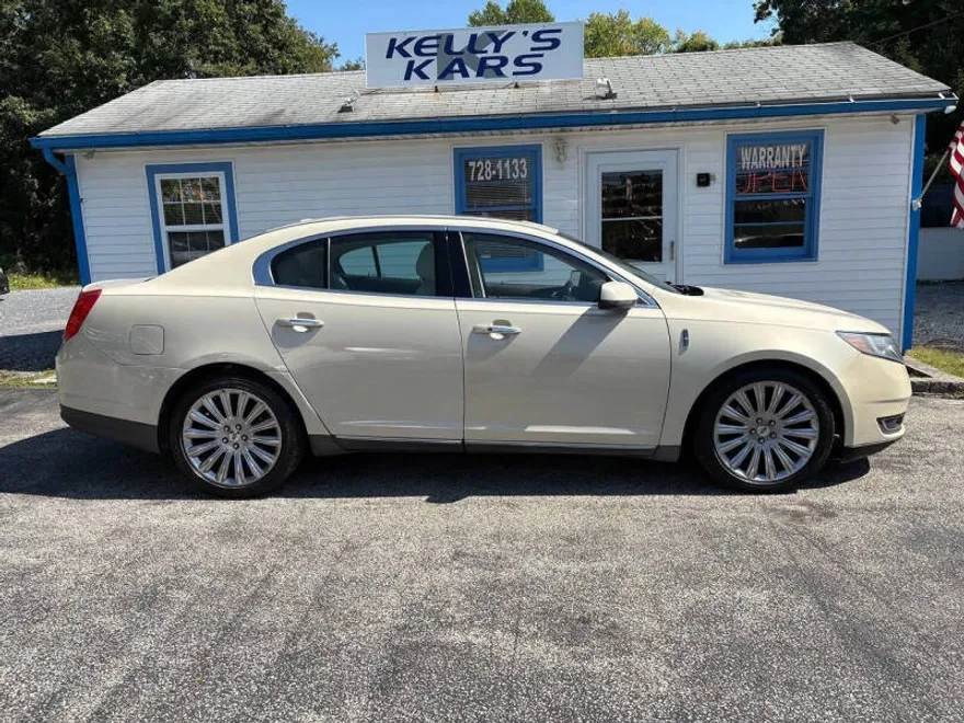 2014 Lincoln MKS Base photo 1
