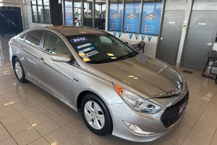 2012 Hyundai Sonata Base photo 1