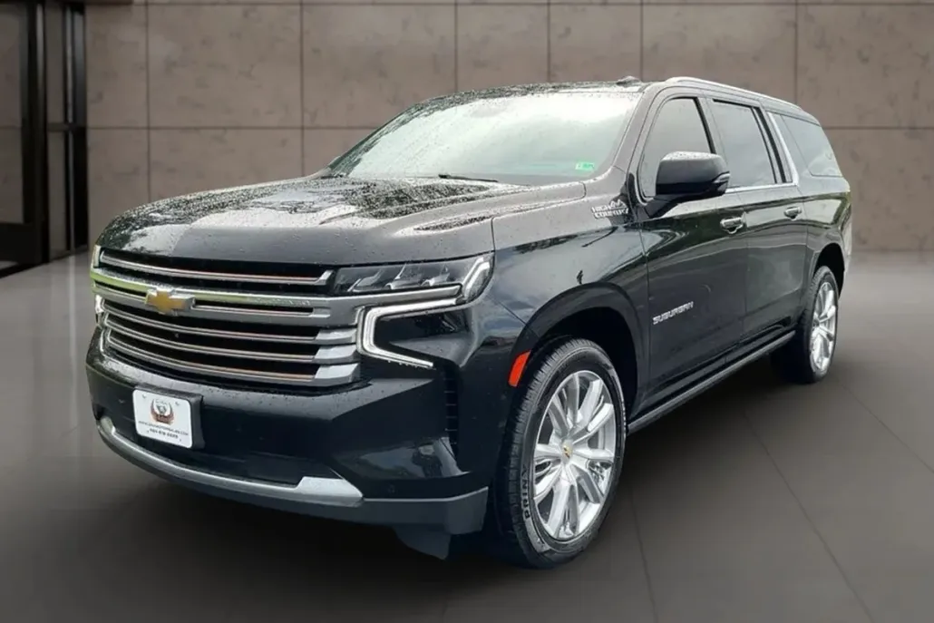 2023 Chevrolet Suburban High Country photo 1