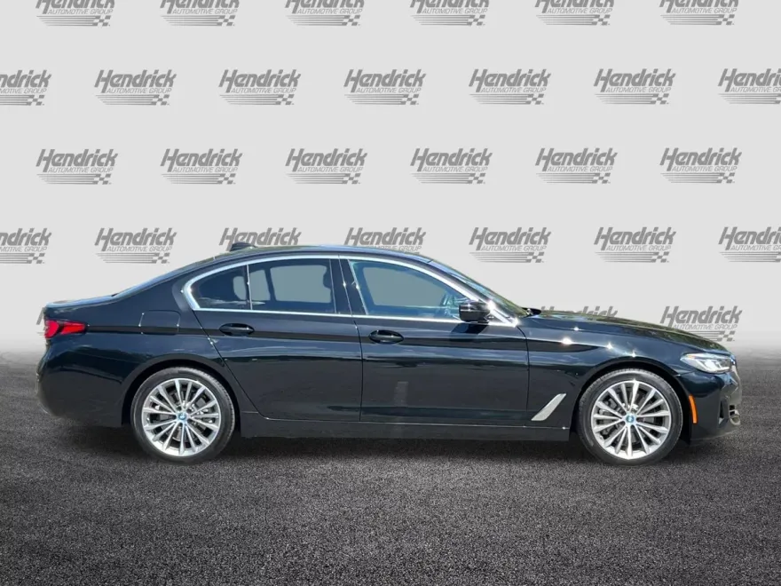 2023 Bmw 530e Sedan photo 1
